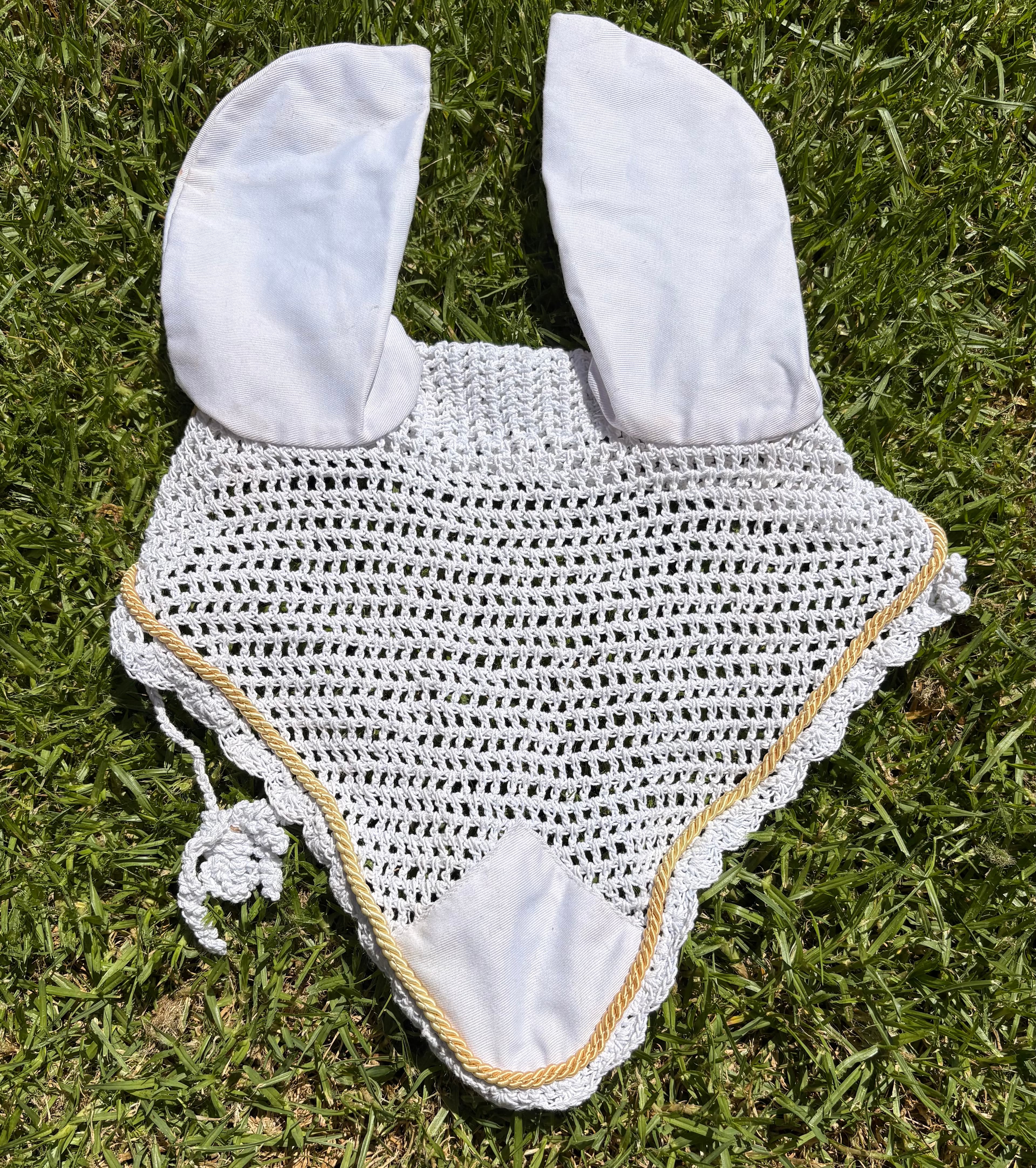 Full size white ear bonnet — image 1