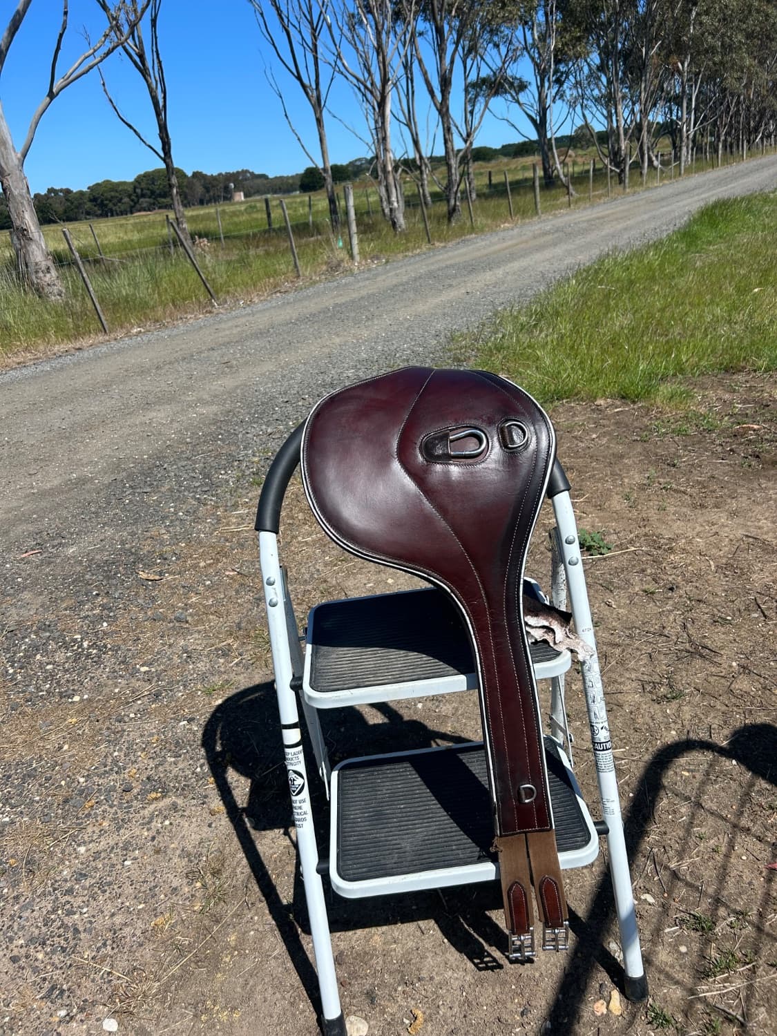 140cm stud girth near new condition — image 1