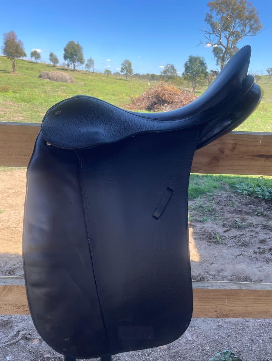 Black Bates Caprilli dressage saddle 16' neg on price — image 1