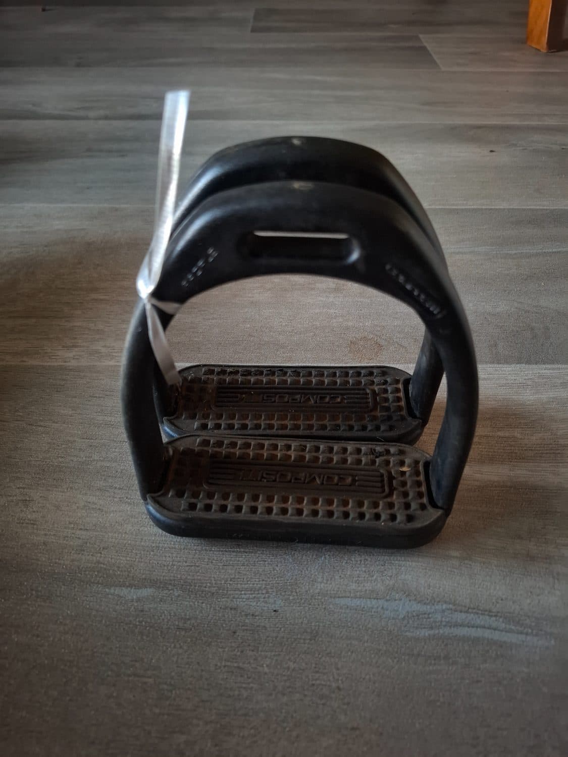Compositi plastic stirrups — image 1