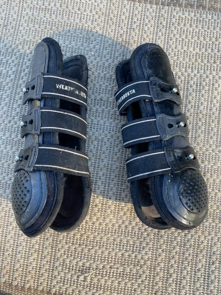 Weatherbeeta front jump boots black