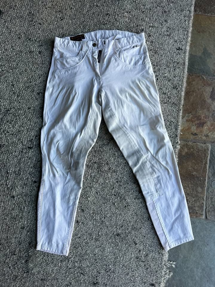 Ariat White breeches — image 1