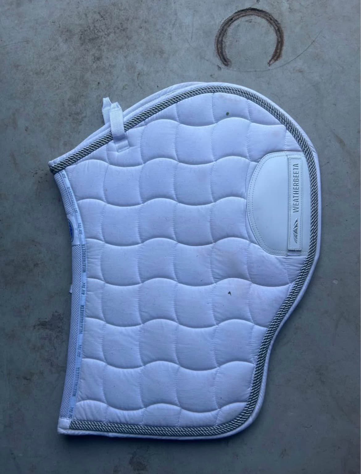 Weatherbeeta jump saddle pad — image 1