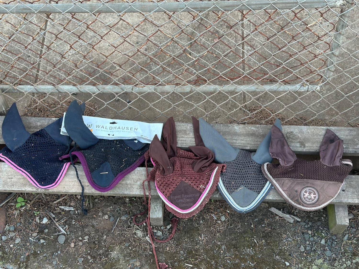 Set of 6 Bonnets — image 1