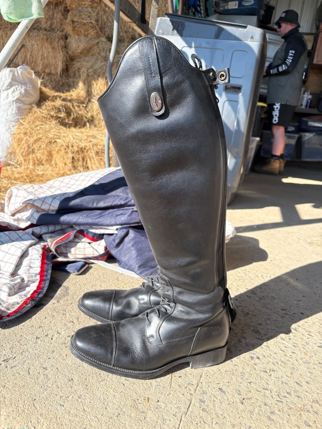 De Niro tall boots — image 1