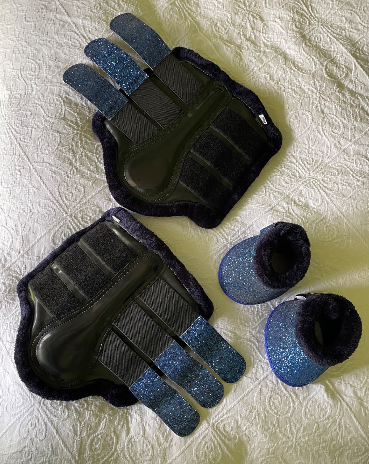 Horse Glitter Brush Boots & Bell Boots Full — image 1