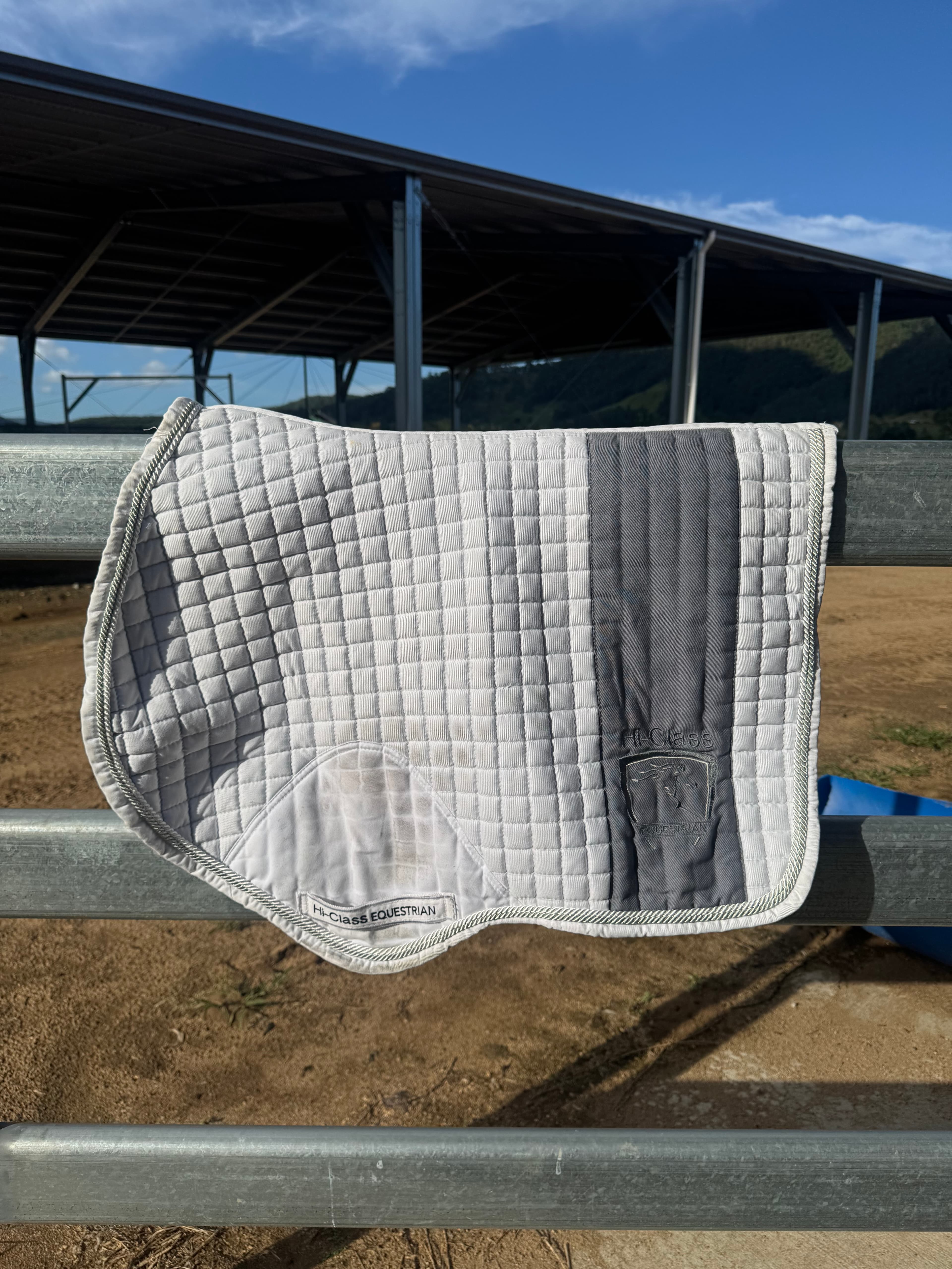 HiClass Equestrian White with grey Full Sized jump cut saddle pad — image 1