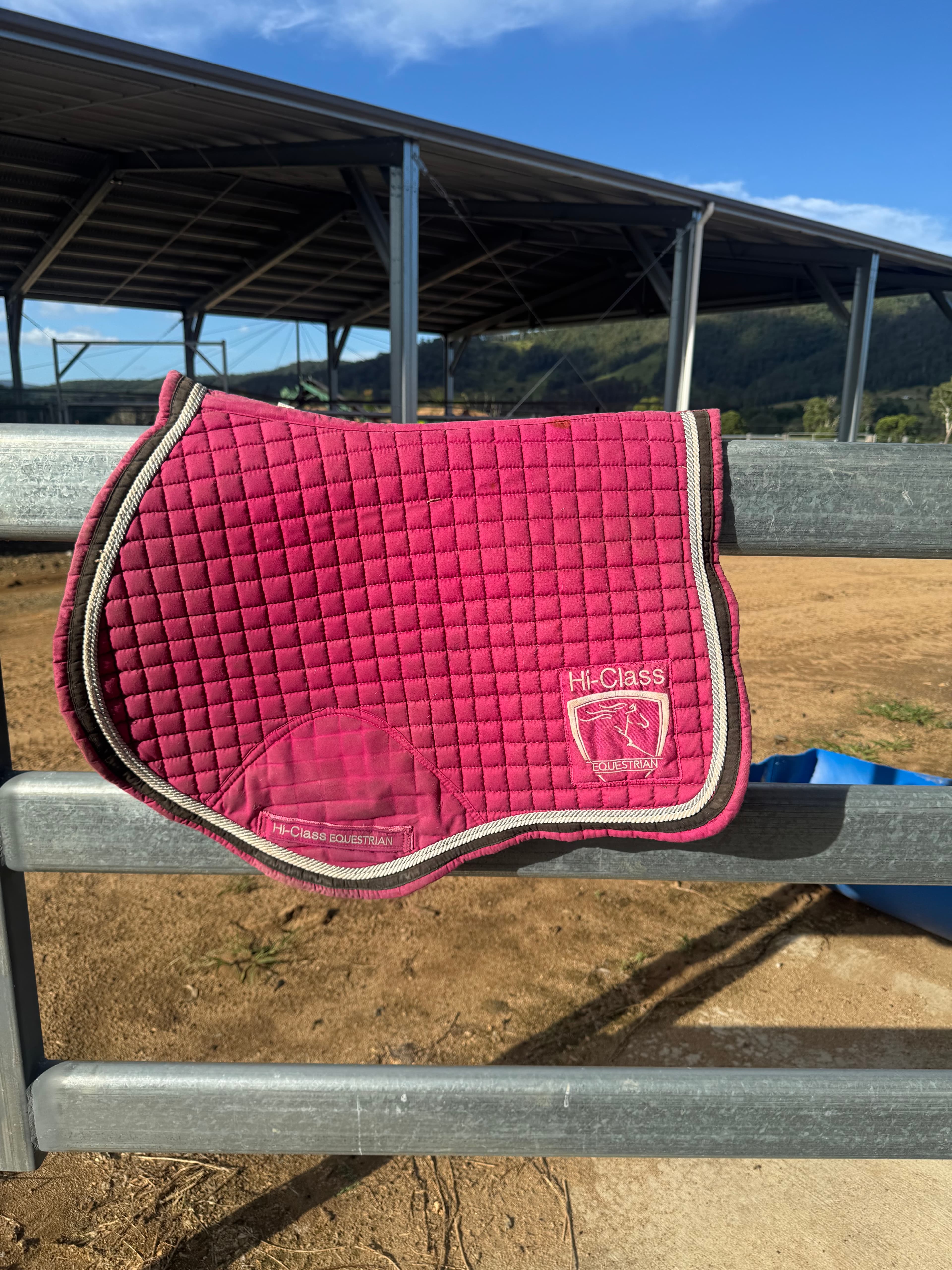 HiClass Equestrian Mulberry Full Sized jump cut saddle pad