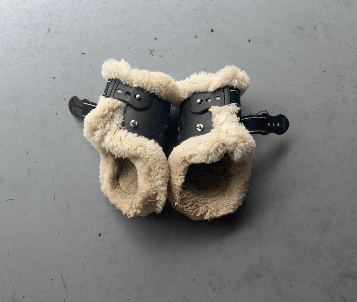 PEI sheepskin jump boots — image 1