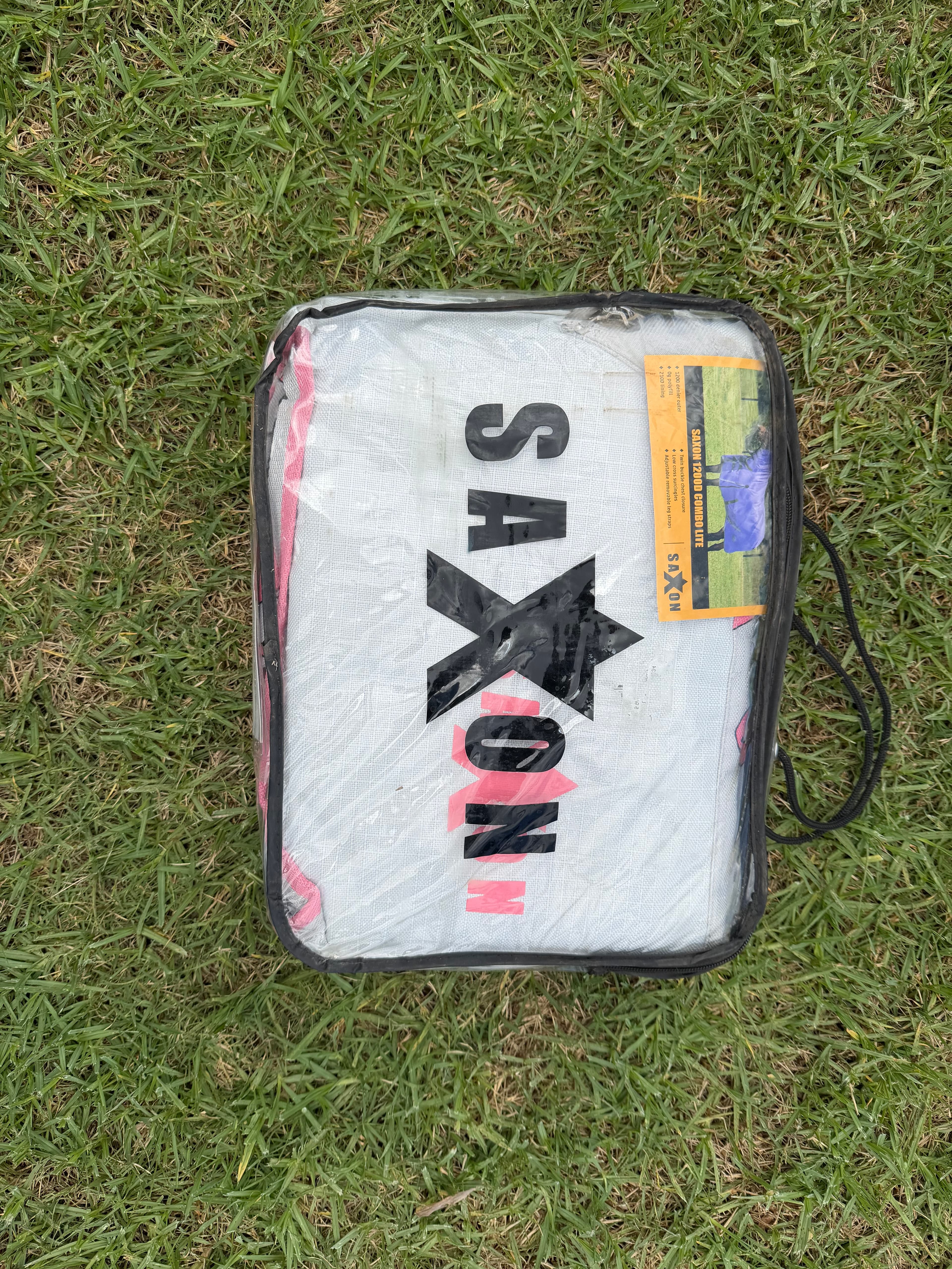 Combo Rainsheet Flamingo print 5’9 rug — image 1