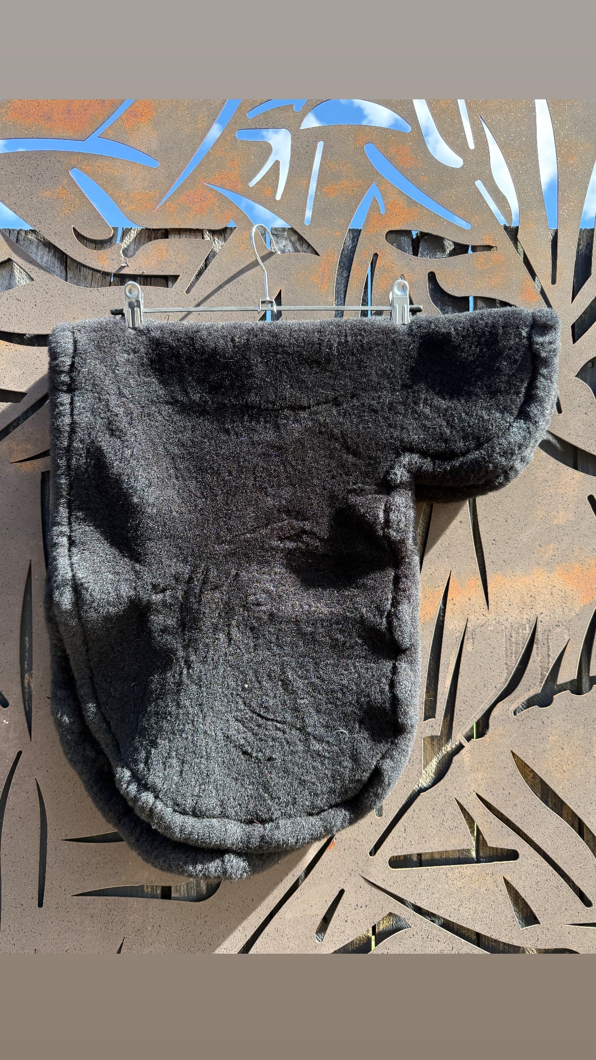 Black Sheepskin Numnah 17inch — image 1