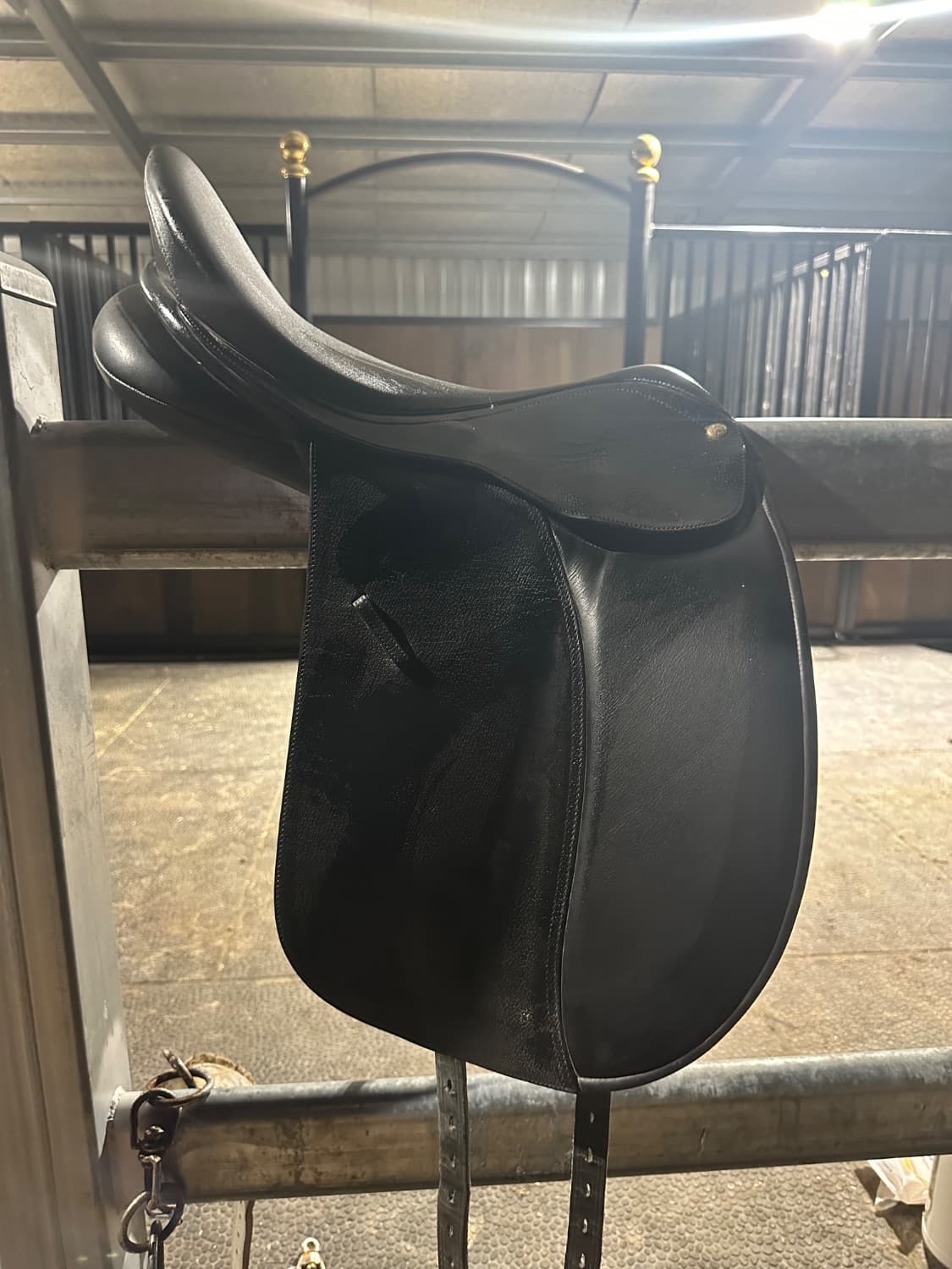 Bates 17.5” Close Contact Dressage — image 1