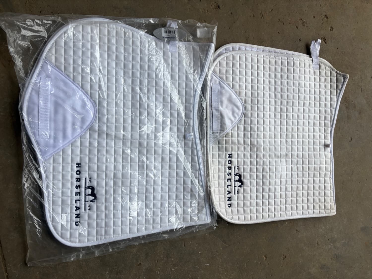 2x White Horseland saddle pads — image 1
