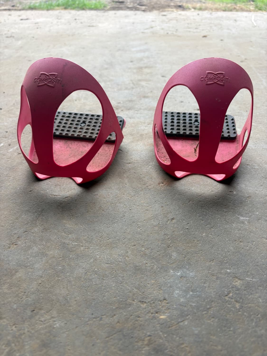 Pink Stirrup Cages — image 1