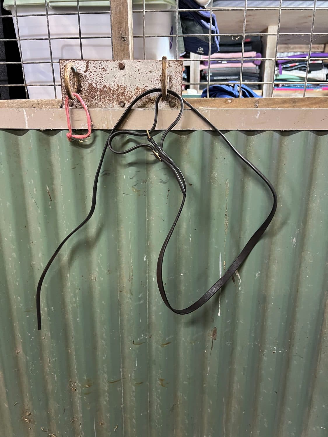 Black leather butterfly lead with brass buckles — image 1