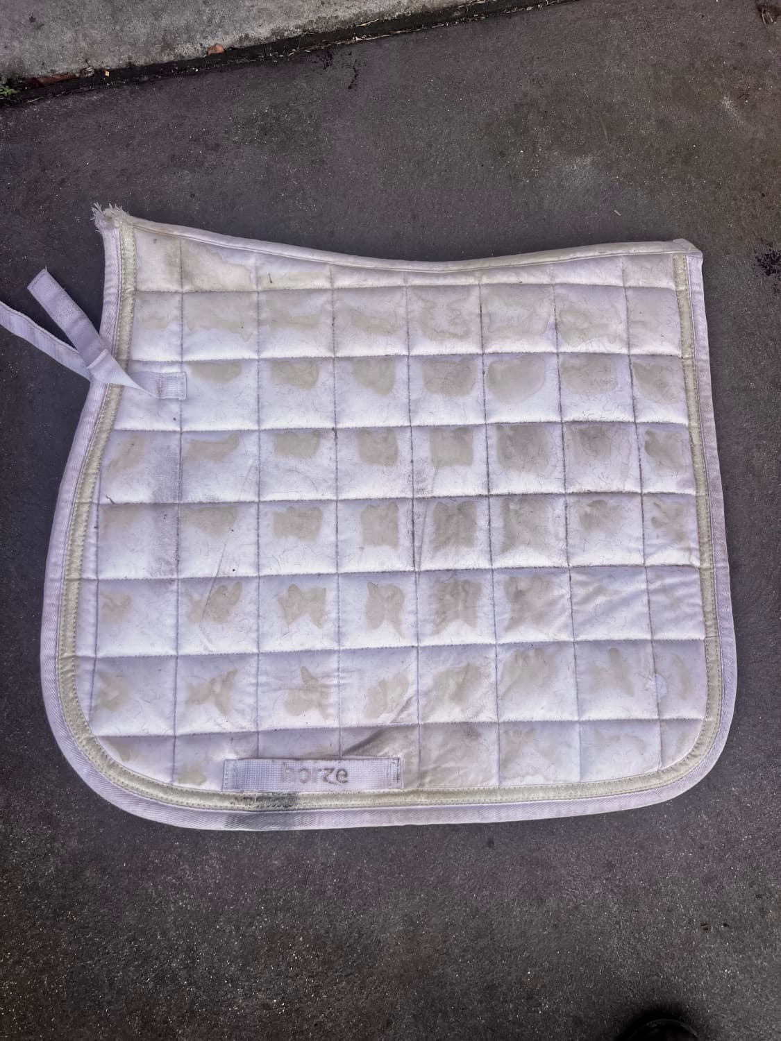 White Saddle Pad — image 1